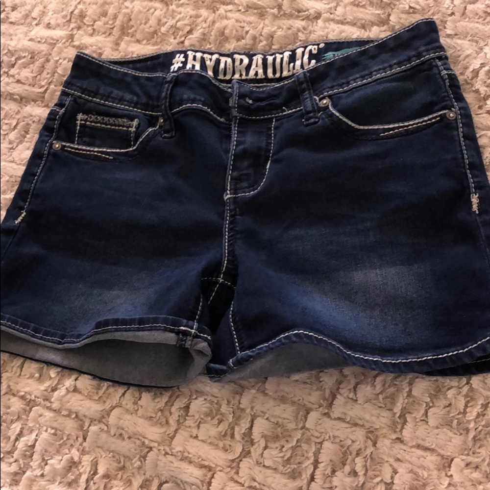 HYDRAULIC SHORTS WITH DESIGN